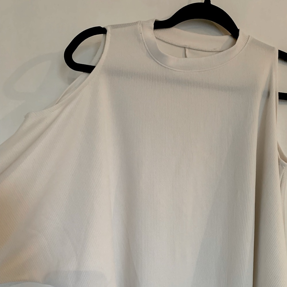 Open Shoulder Long sleeves - Picture 2 of 2